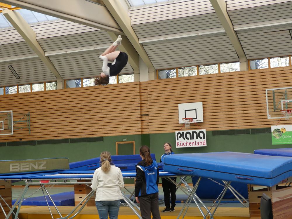 20180228 trampolin Lisa Hauser klein